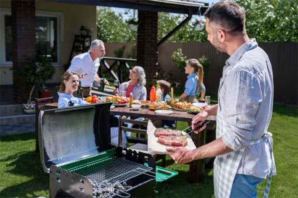 Sådan vælger du det perfekte grillbord til din grill